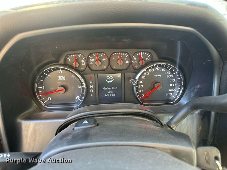 image for item IU9093 2018 Chevrolet Silverado 1500  Crew Cab pickup truck