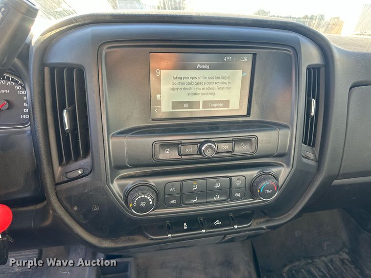 image for item IU9093 2018 Chevrolet Silverado 1500  Crew Cab pickup truck