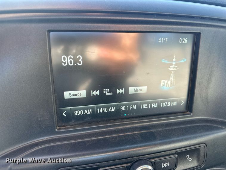 image for item IU9093 2018 Chevrolet Silverado 1500  Crew Cab pickup truck