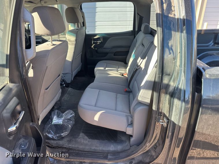 image for item IU9093 2018 Chevrolet Silverado 1500  Crew Cab pickup truck