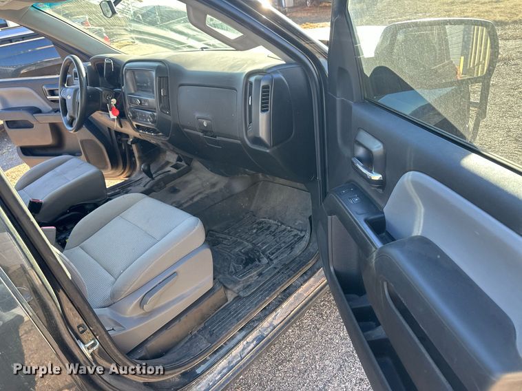 image for item IU9093 2018 Chevrolet Silverado 1500  Crew Cab pickup truck