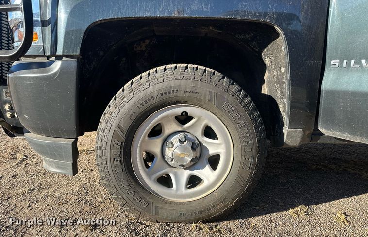 image for item IU9093 2018 Chevrolet Silverado 1500  Crew Cab pickup truck