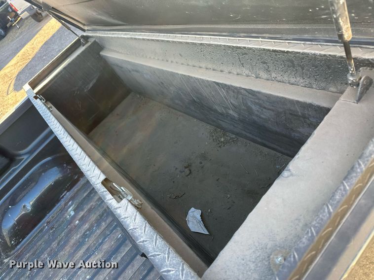 image for item IU9094 2018 Chevrolet Silverado 1500  Crew Cab pickup truck