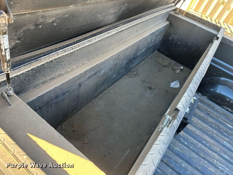 image for item IU9094 2018 Chevrolet Silverado 1500  Crew Cab pickup truck