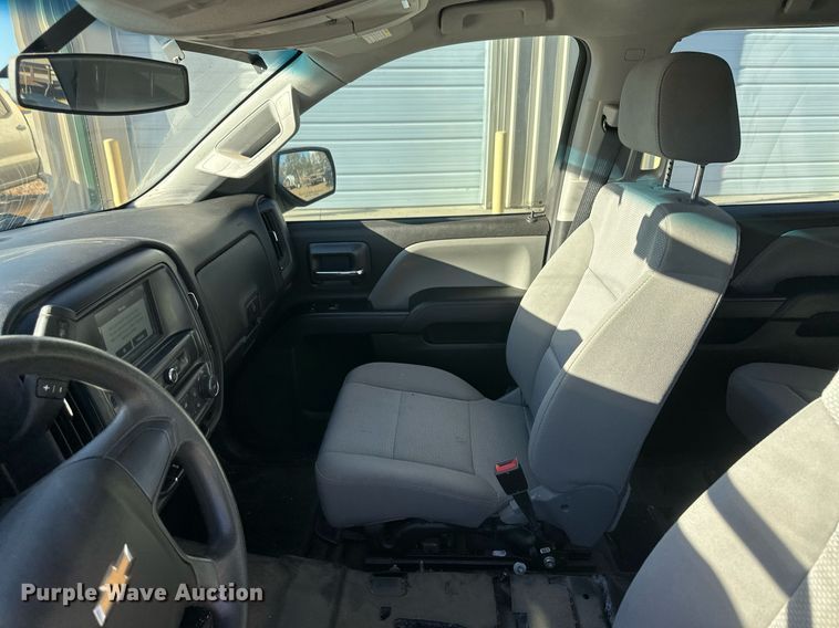 image for item IU9094 2018 Chevrolet Silverado 1500  Crew Cab pickup truck