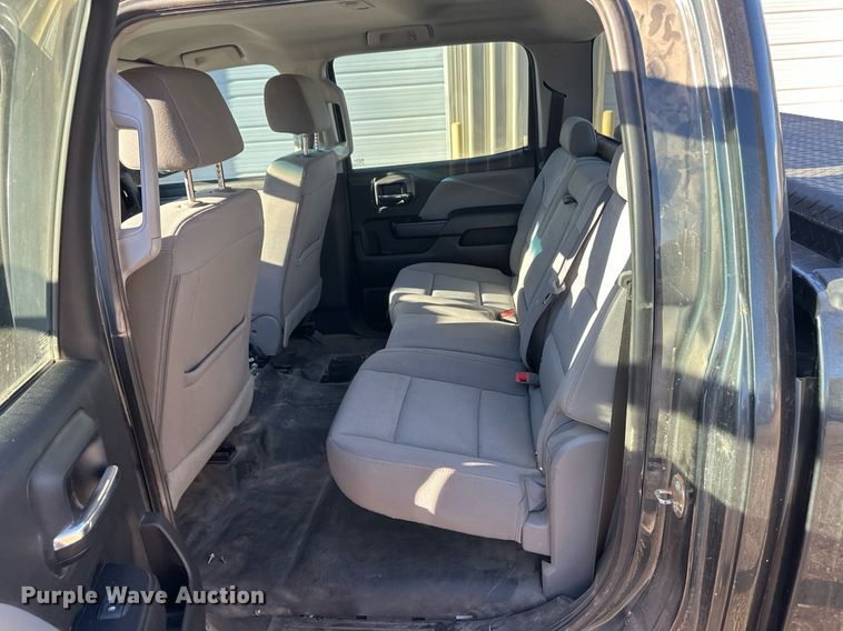 image for item IU9094 2018 Chevrolet Silverado 1500  Crew Cab pickup truck