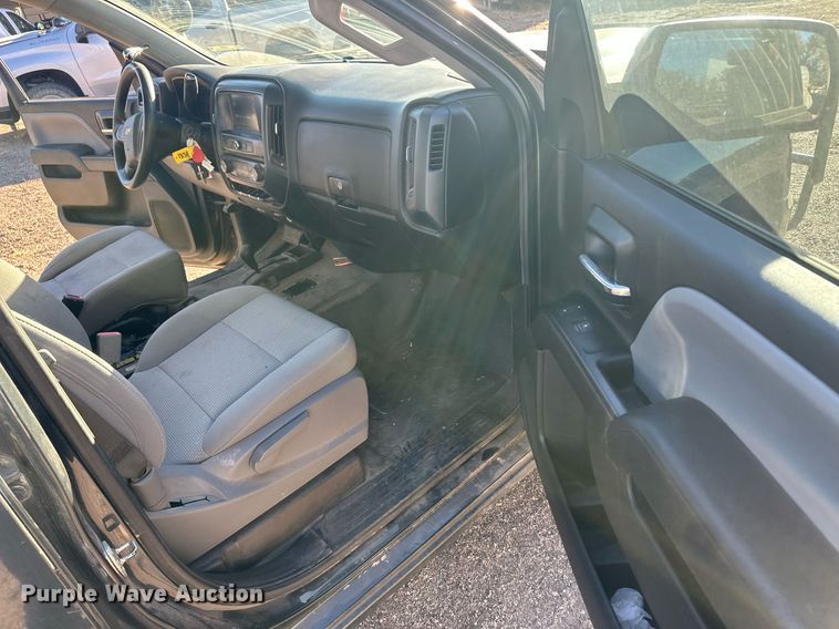 image for item IU9094 2018 Chevrolet Silverado 1500  Crew Cab pickup truck