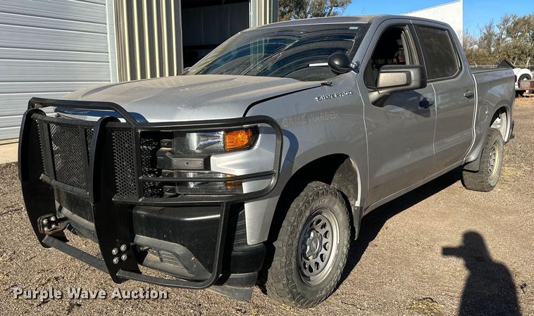 image for item IU9095 2019 Chevrolet Silverado 1500  Crew Cab pickup truck