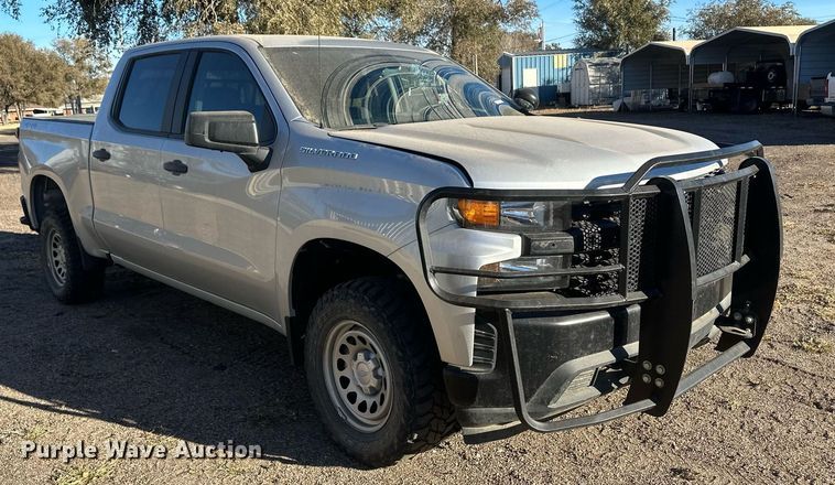 image for item IU9095 2019 Chevrolet Silverado 1500  Crew Cab pickup truck