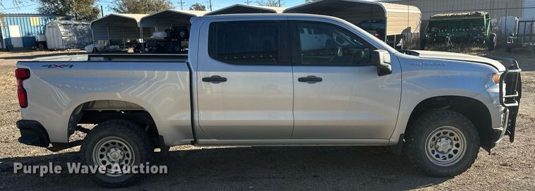 image for item IU9095 2019 Chevrolet Silverado 1500  Crew Cab pickup truck