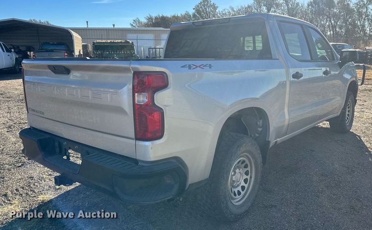 image for item IU9095 2019 Chevrolet Silverado 1500  Crew Cab pickup truck