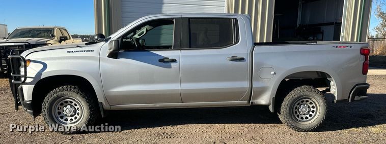 image for item IU9095 2019 Chevrolet Silverado 1500  Crew Cab pickup truck