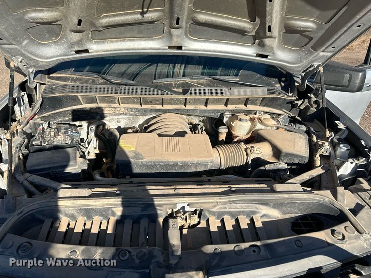 image for item IU9095 2019 Chevrolet Silverado 1500  Crew Cab pickup truck