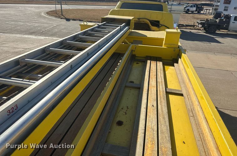 image for item IU9133 1986 Ford C800  pumper fire truck