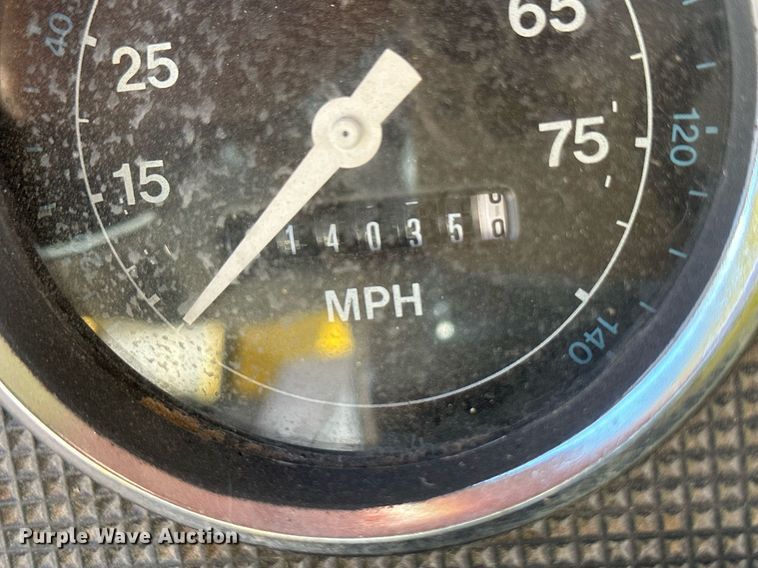 image for item IU9133 1986 Ford C800  pumper fire truck