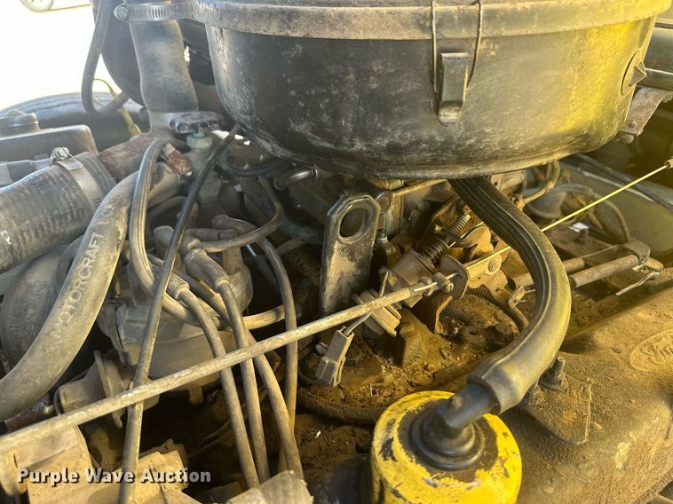 image for item IU9133 1986 Ford C800  pumper fire truck