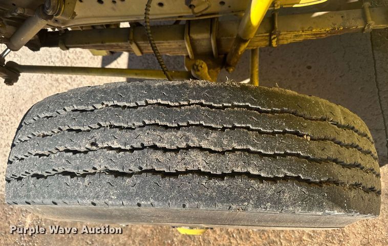 image for item IU9133 1986 Ford C800  pumper fire truck