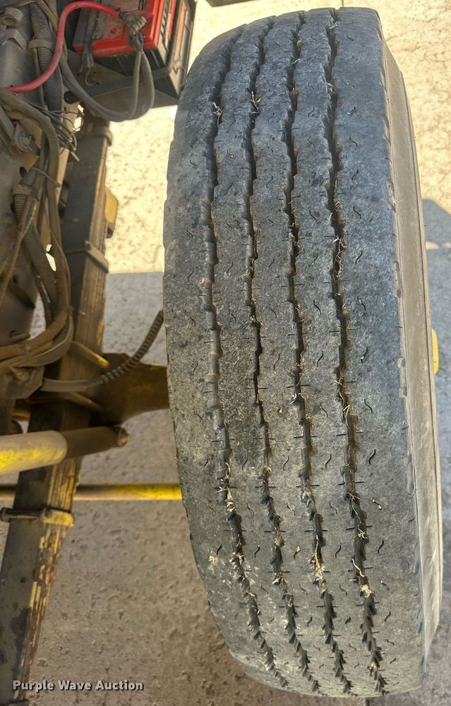 image for item IU9133 1986 Ford C800  pumper fire truck