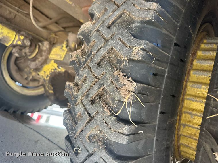 image for item IU9133 1986 Ford C800  pumper fire truck