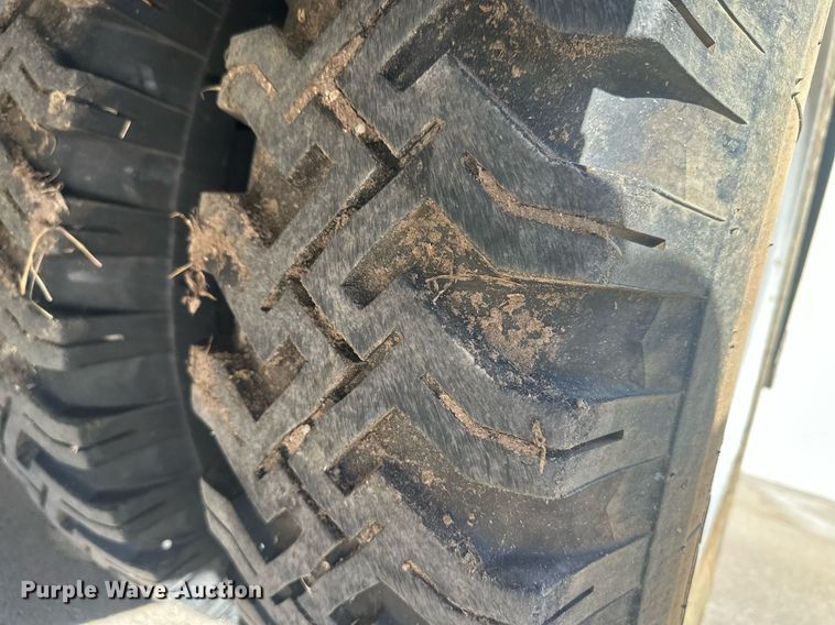 image for item IU9133 1986 Ford C800  pumper fire truck