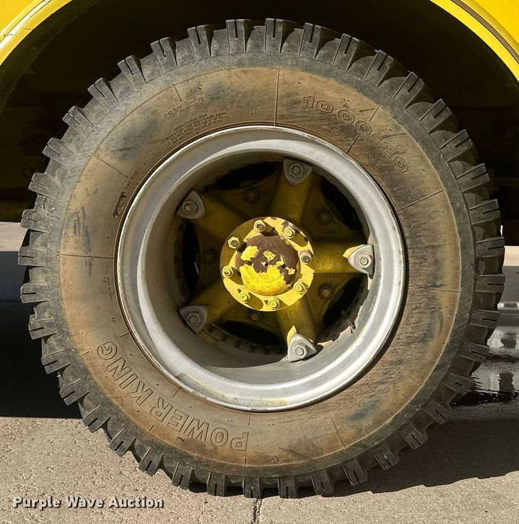 image for item IU9133 1986 Ford C800  pumper fire truck