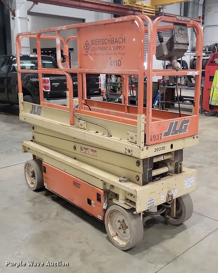 image for item KH9434 1999 JLG 2033-E  scissor lift