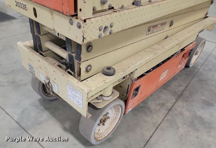 image for item KH9434 1999 JLG 2033-E  scissor lift