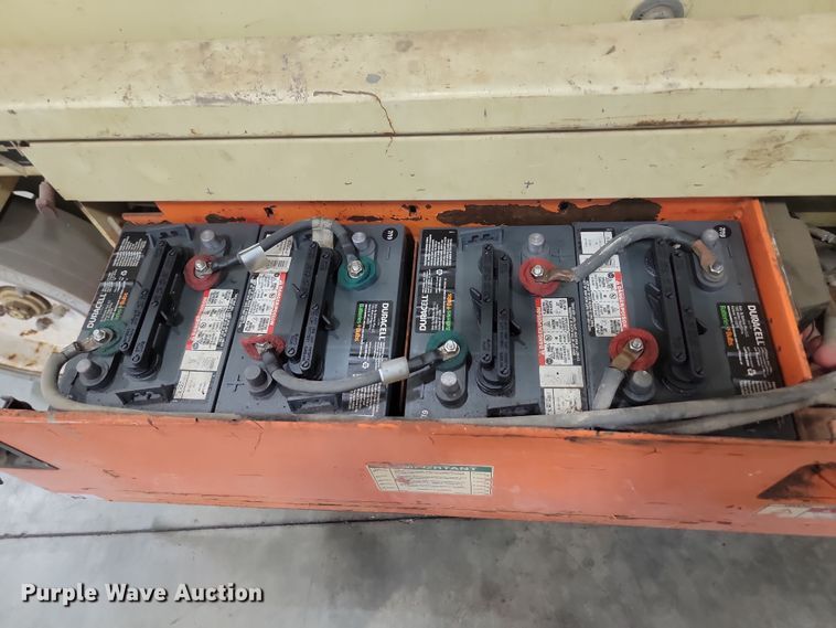 image for item KH9434 1999 JLG 2033-E  scissor lift