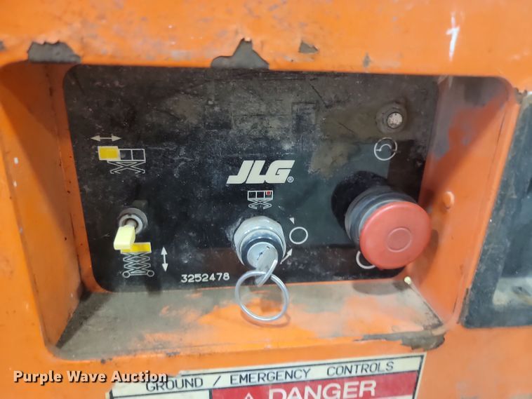 image for item KH9434 1999 JLG 2033-E  scissor lift