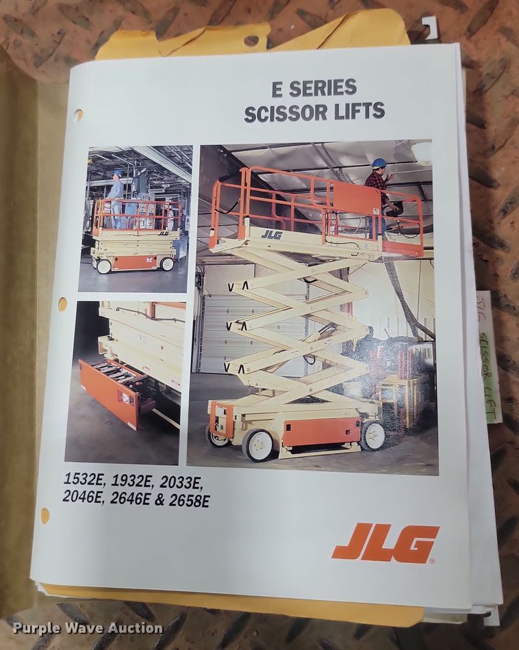 image for item KH9434 1999 JLG 2033-E  scissor lift