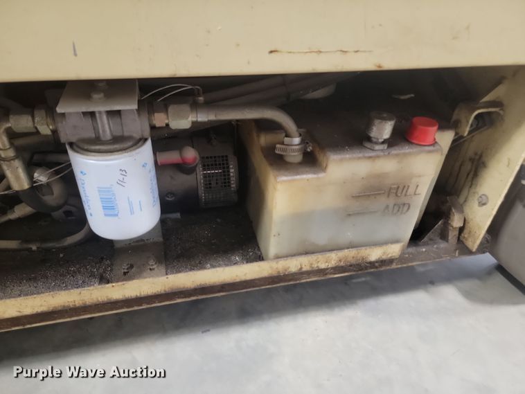 image for item KH9434 1999 JLG 2033-E  scissor lift