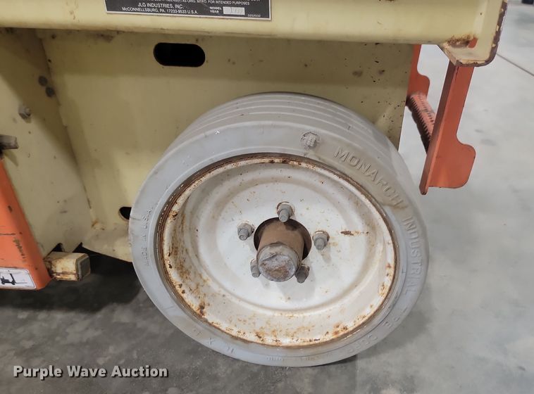 image for item KH9434 1999 JLG 2033-E  scissor lift