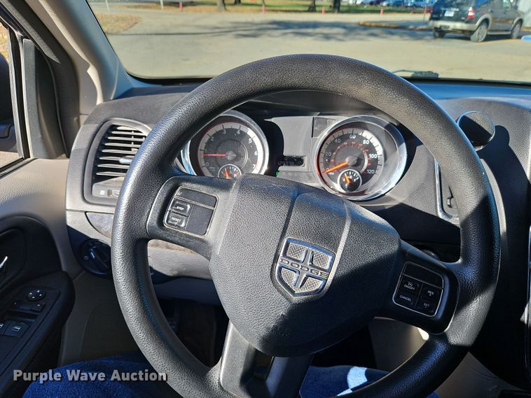 image for item LB9598 2011 Dodge Grand Caravan  van