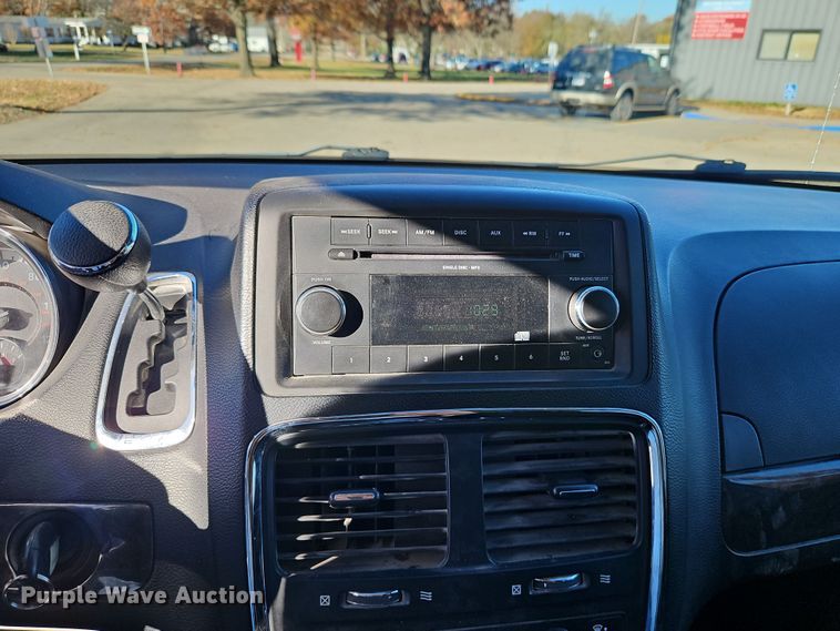 image for item LB9598 2011 Dodge Grand Caravan  van