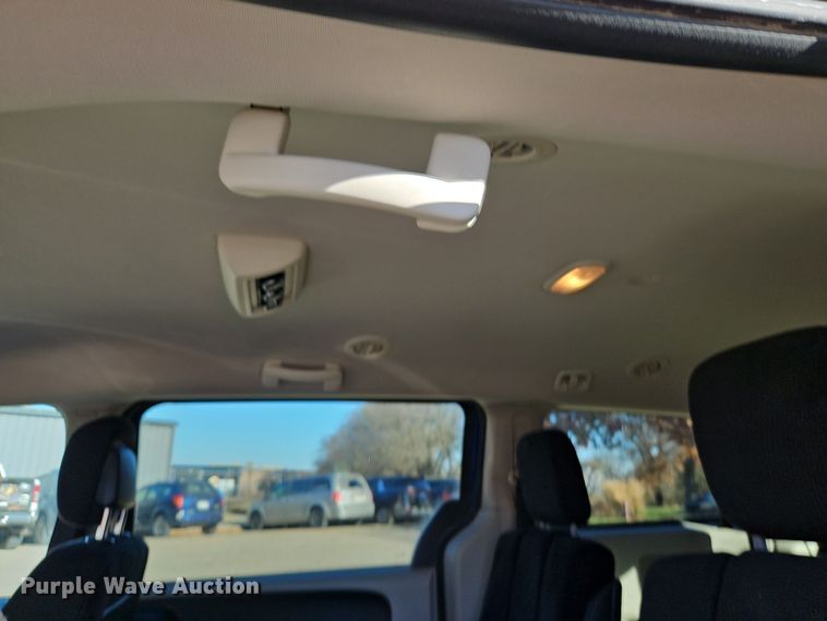 image for item LB9598 2011 Dodge Grand Caravan  van