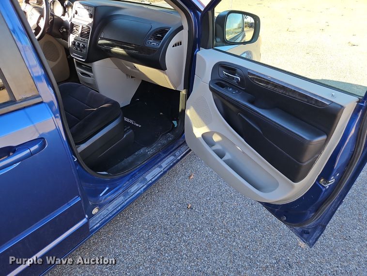 image for item LB9598 2011 Dodge Grand Caravan  van