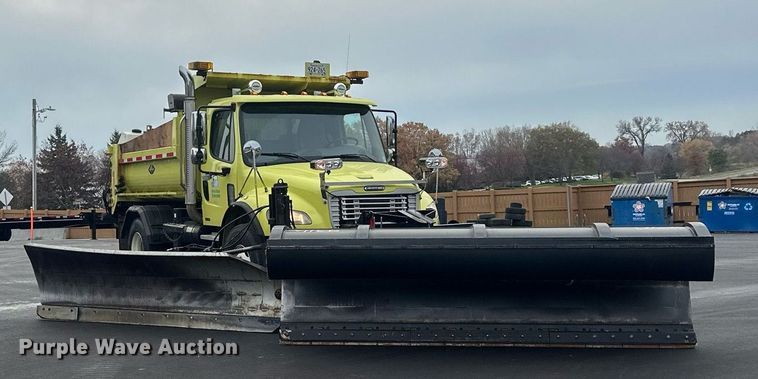 image for item LO9300 2006 Freightliner Business Class M2  dump truck