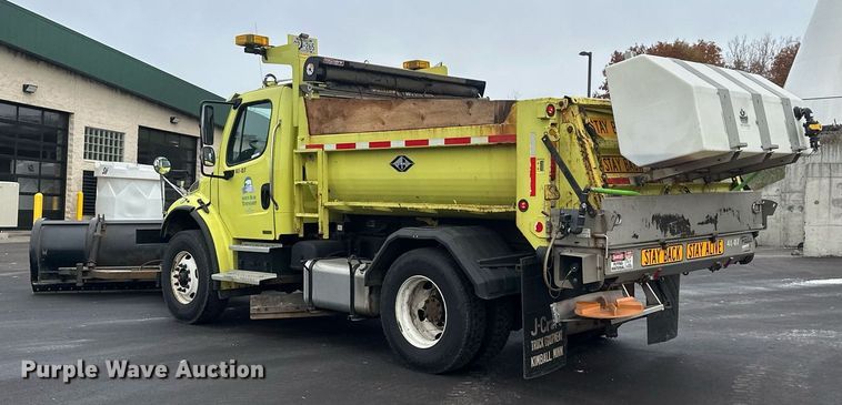 image for item LO9300 2006 Freightliner Business Class M2  dump truck