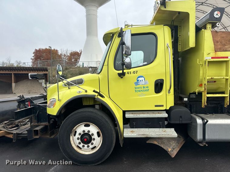 image for item LO9300 2006 Freightliner Business Class M2  dump truck