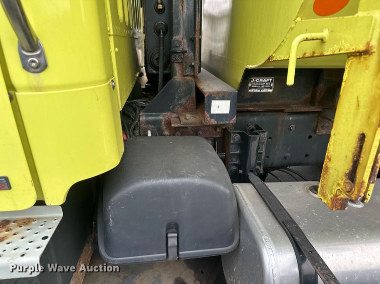 image for item LO9300 2006 Freightliner Business Class M2  dump truck