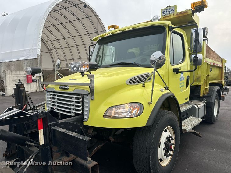 image for item LO9300 2006 Freightliner Business Class M2  dump truck
