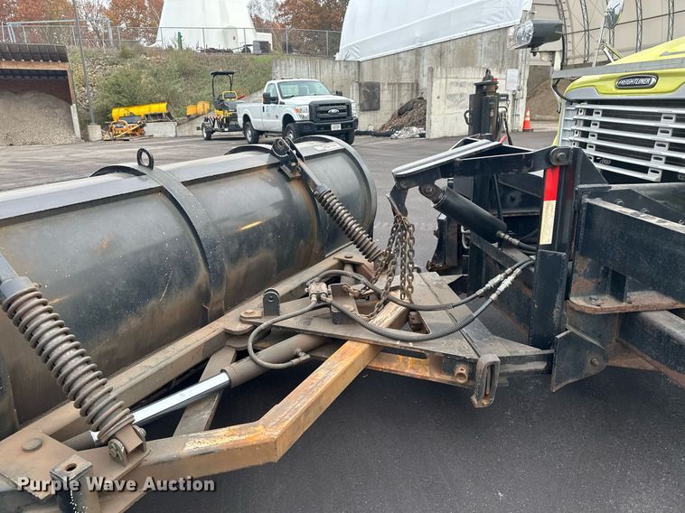 image for item LO9300 2006 Freightliner Business Class M2  dump truck