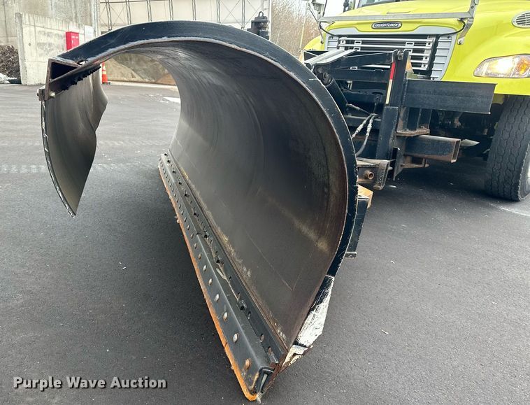 image for item LO9300 2006 Freightliner Business Class M2  dump truck