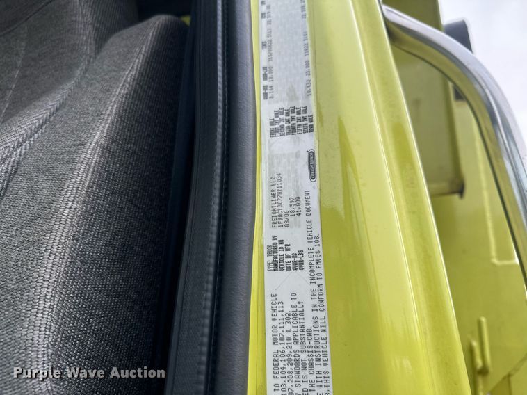 image for item LO9300 2006 Freightliner Business Class M2  dump truck