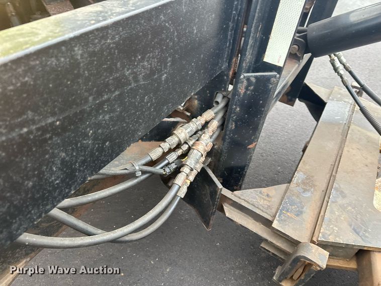 image for item LO9300 2006 Freightliner Business Class M2  dump truck