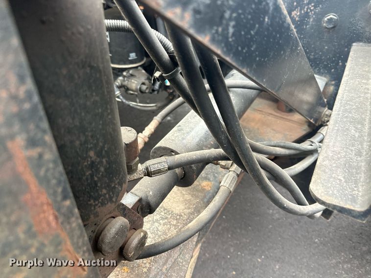 image for item LO9300 2006 Freightliner Business Class M2  dump truck