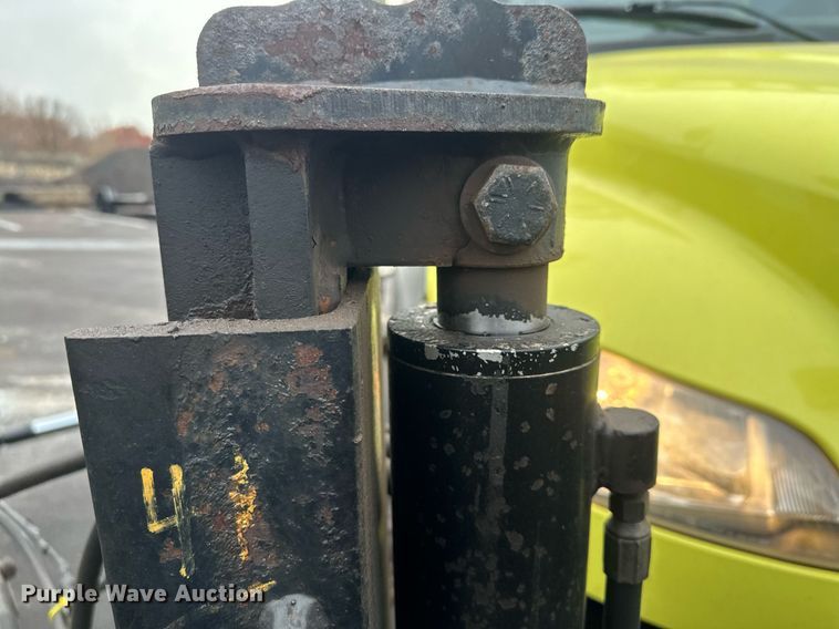 image for item LO9300 2006 Freightliner Business Class M2  dump truck