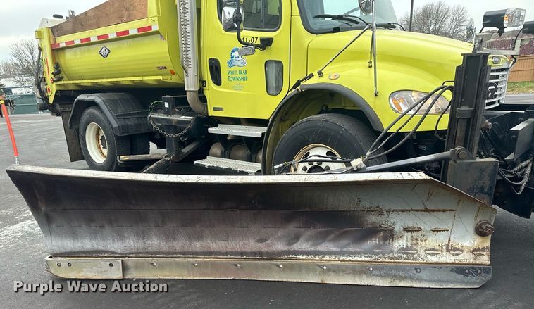 image for item LO9300 2006 Freightliner Business Class M2  dump truck