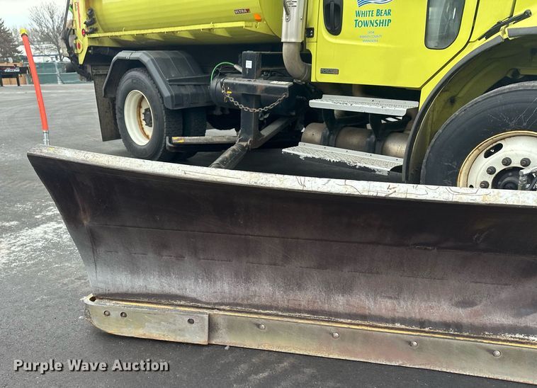 image for item LO9300 2006 Freightliner Business Class M2  dump truck