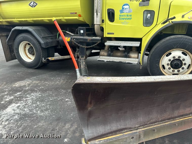 image for item LO9300 2006 Freightliner Business Class M2  dump truck